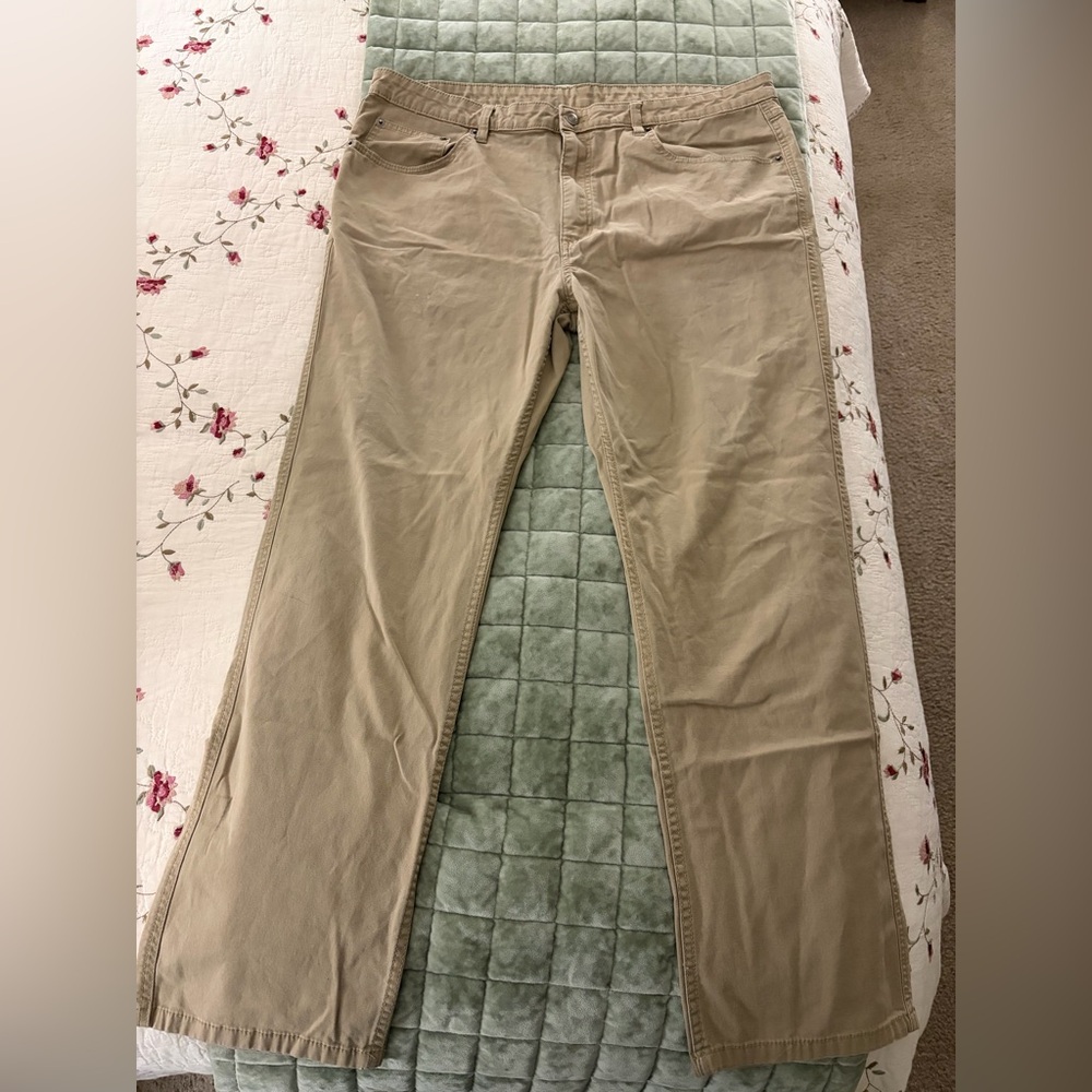 Magellan Men’s Outdoors Khaki Pants Size 38 x 32L